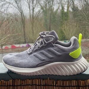 Adidas Bounce Size 4- NWOT